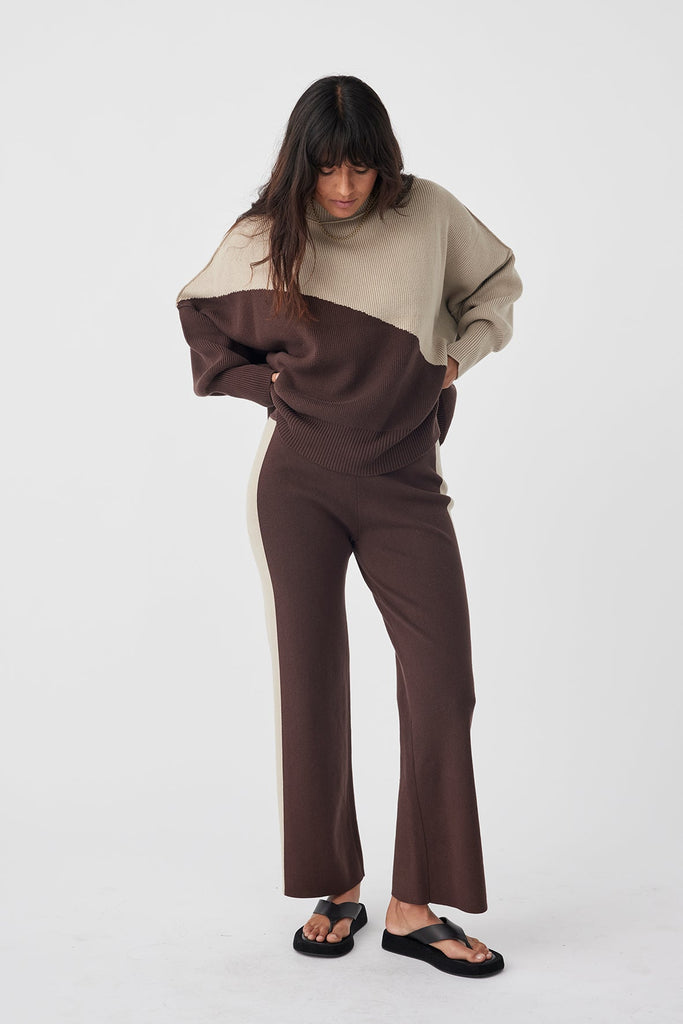 Neo Sweater | Chocolate & Taupe