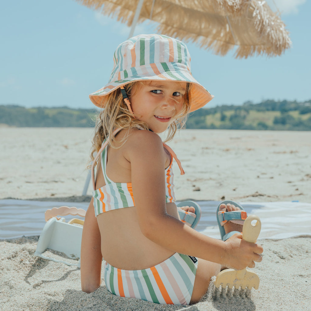 REVERSIBLE BUCKET HAT | Summer Stripe