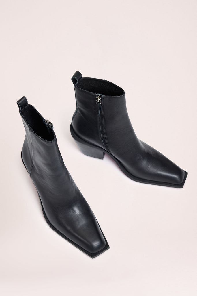 Delphine Leather Boot | Black