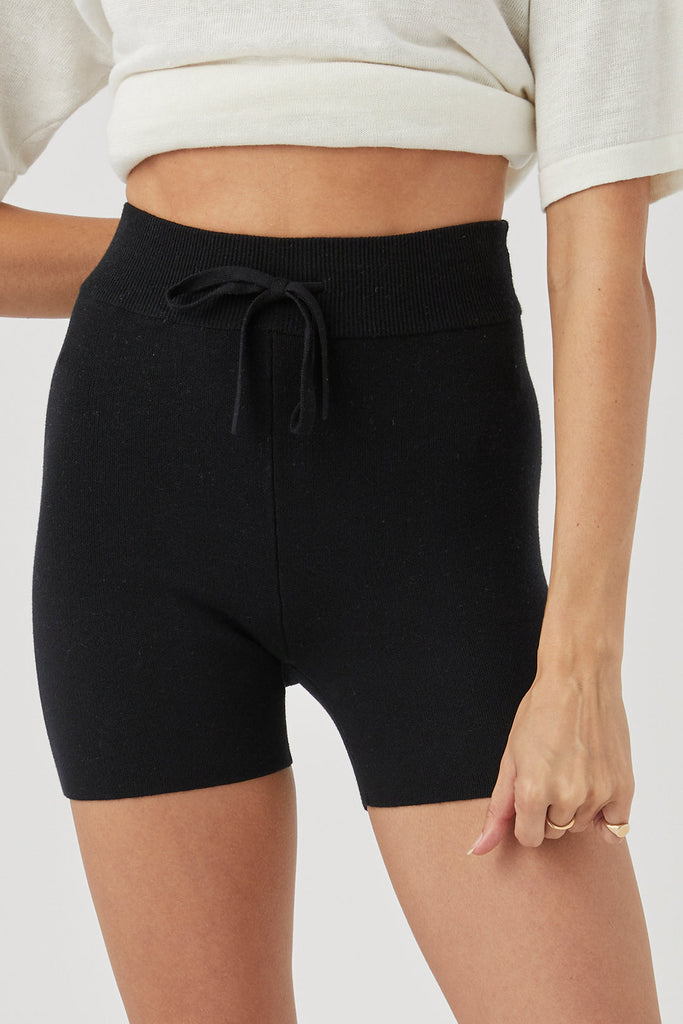 ESTA SHORT BLACK